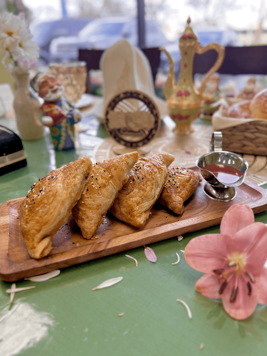 Caravan Restaurant Serves Laghman Noodles in Bolingbrook, IL 60440